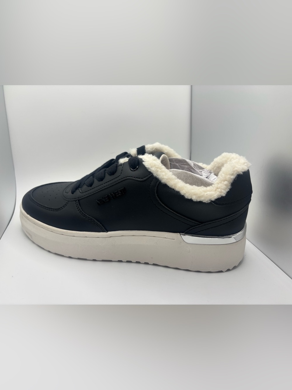 Nine West Women’s Cuddly 3 Black Sneakers Size 9M